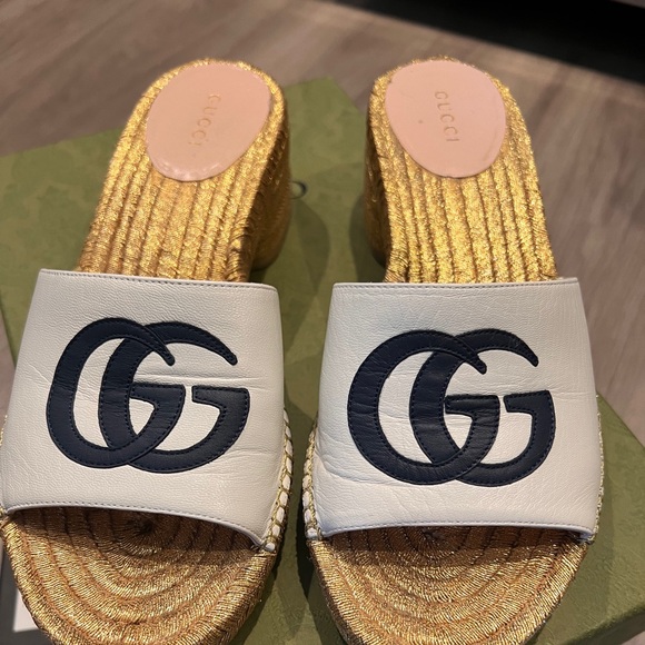 Authentic GG Gucci sandals size 37.5 - Picture 3 of 10